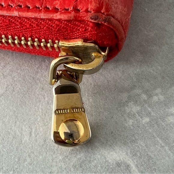 MIU Miu St. Cocco Lux Portaf in Rosso / Red - Picture 7 of 16